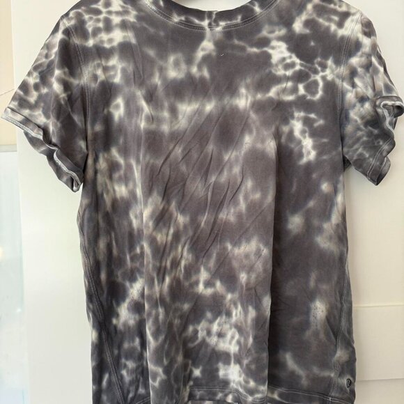 Lululemon All Yours Tee Size 2 - Picture 1 of 2